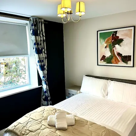2 Bedroom In Centre Sleeps 4 People Appartement *